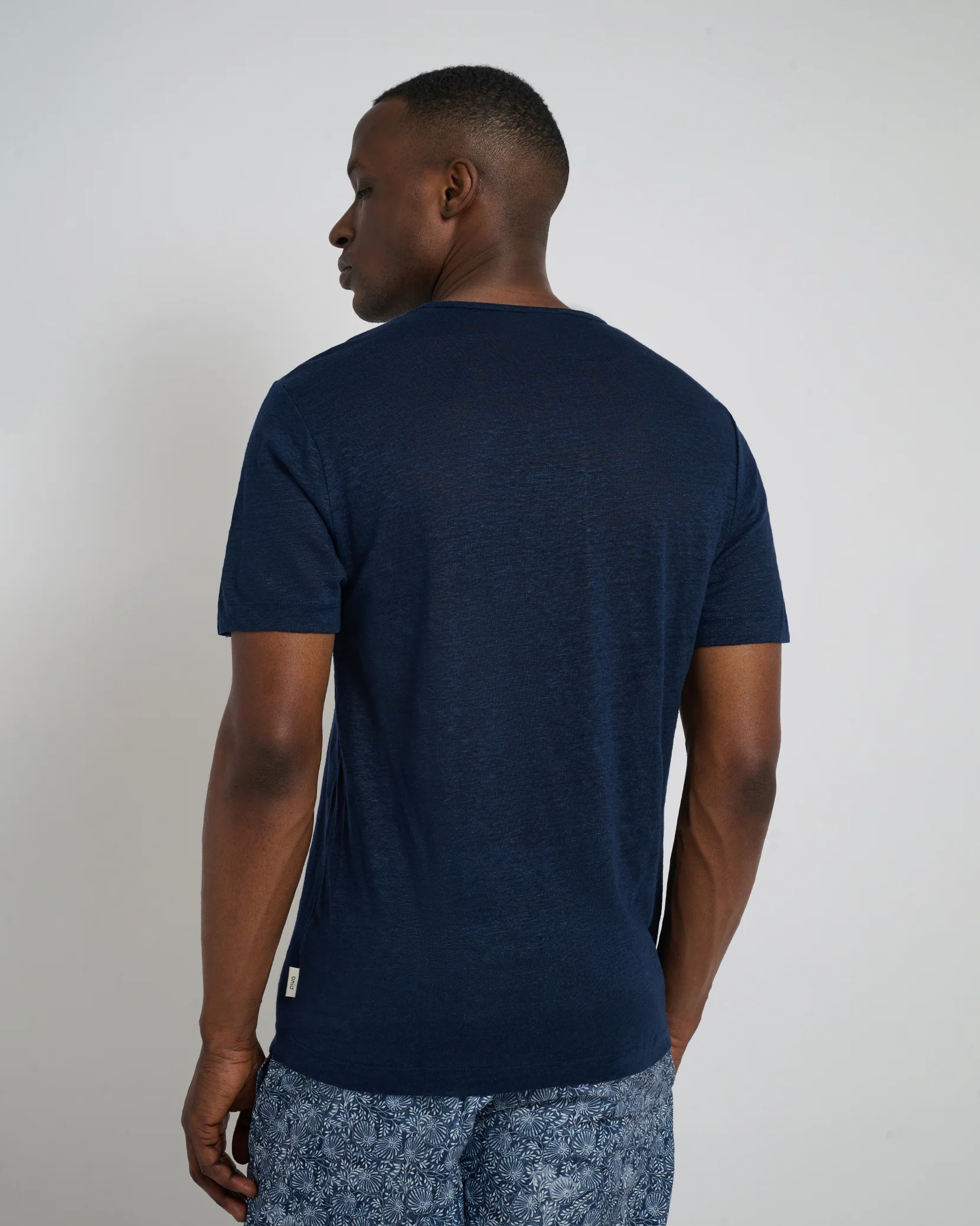 Chad Linen Tee - Image 5